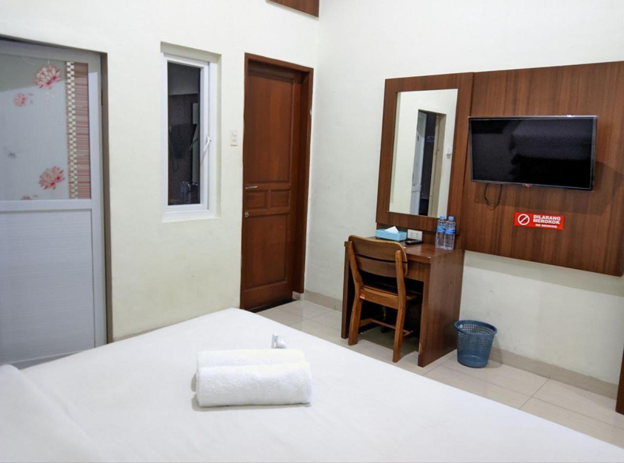 Teratai Residence Mitra Reddoorz Medan Exterior foto