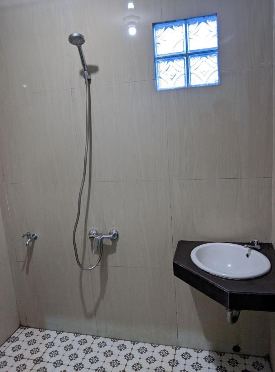 Teratai Residence Mitra Reddoorz Medan Exterior foto