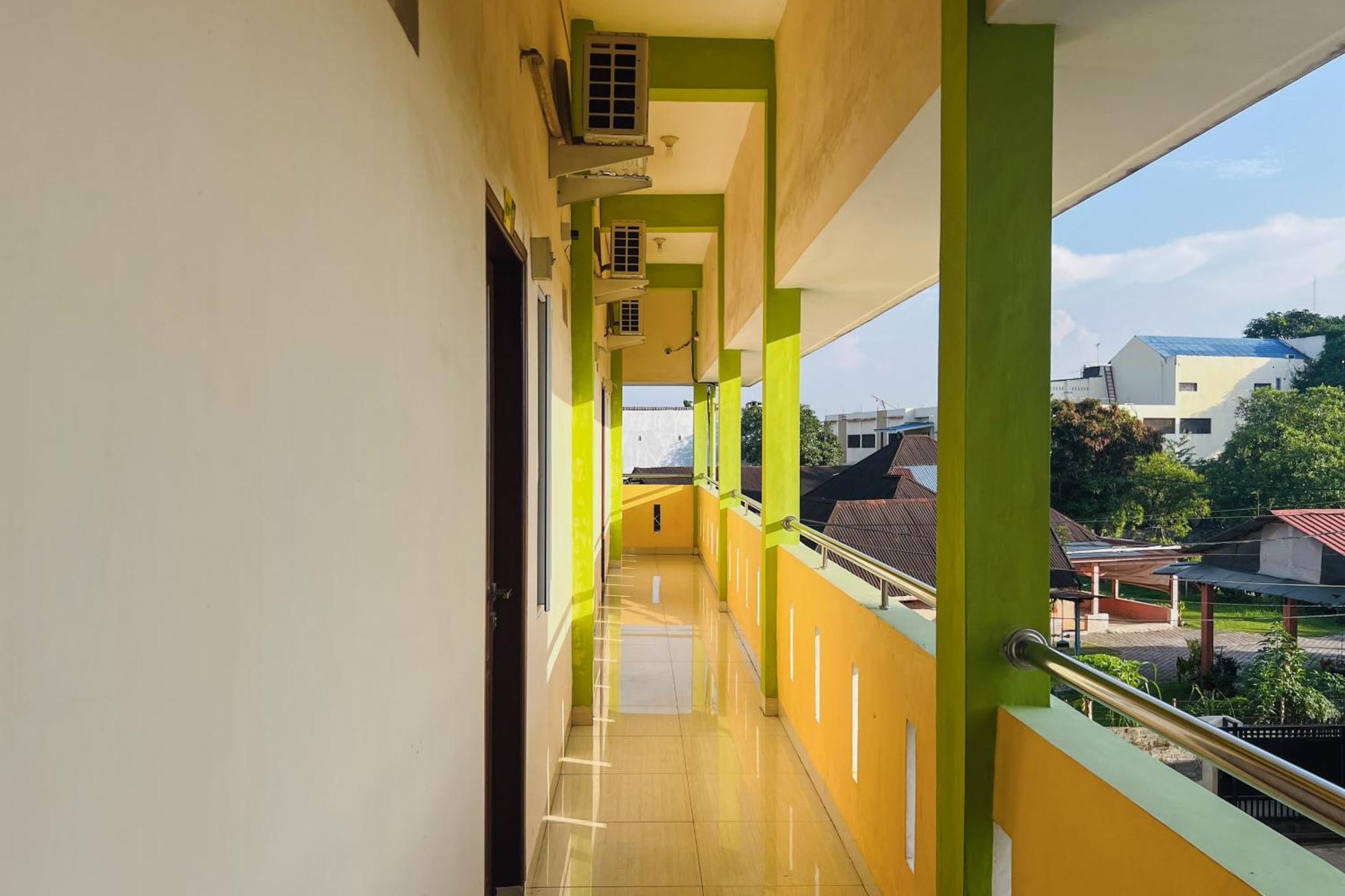 Teratai Residence Mitra Reddoorz Medan Exterior foto