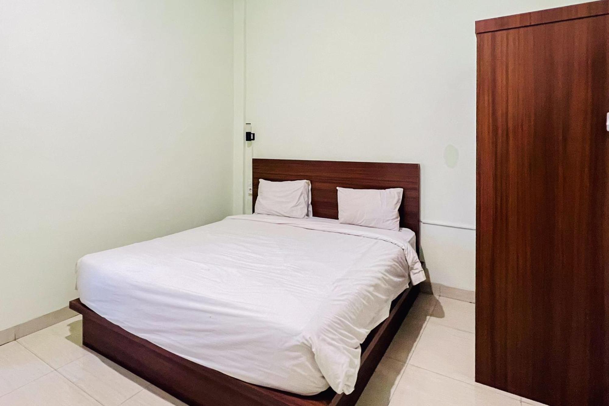 Teratai Residence Mitra Reddoorz Medan Exterior foto