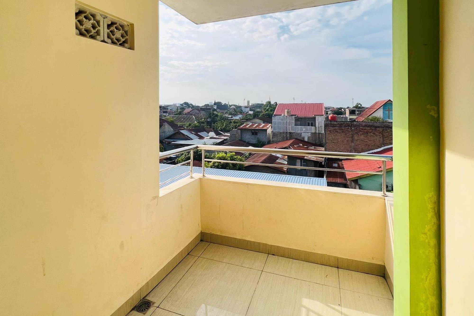 Teratai Residence Mitra Reddoorz Medan Exterior foto